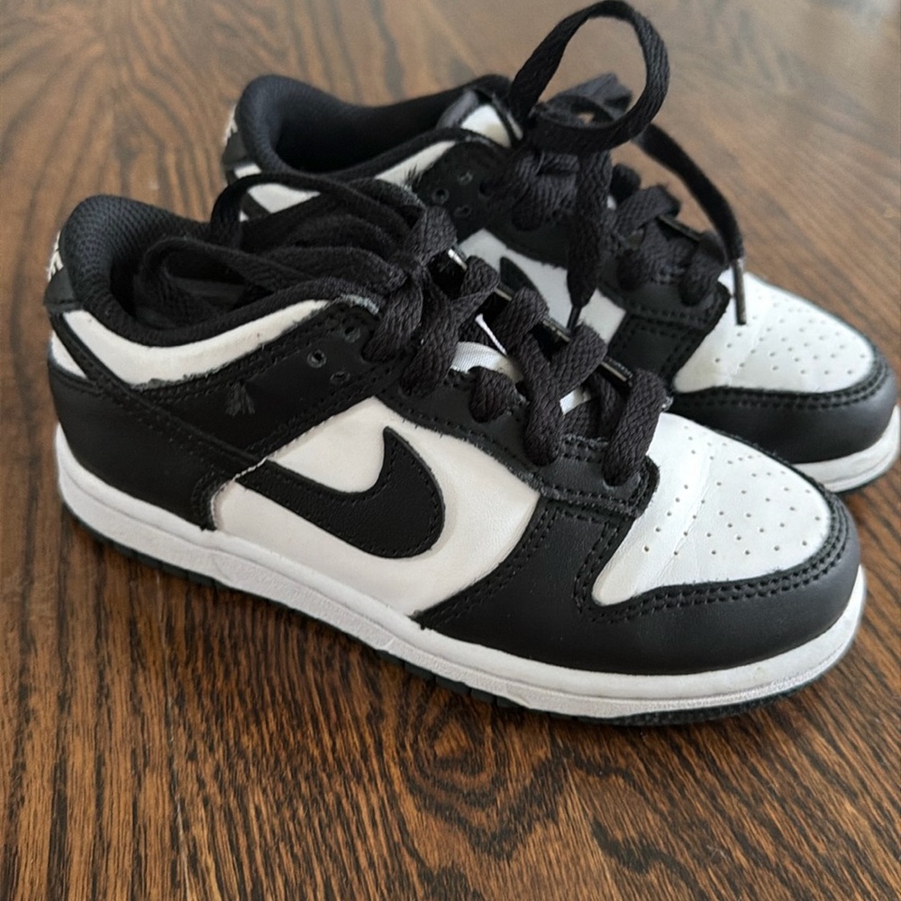 Kids panda dunks.